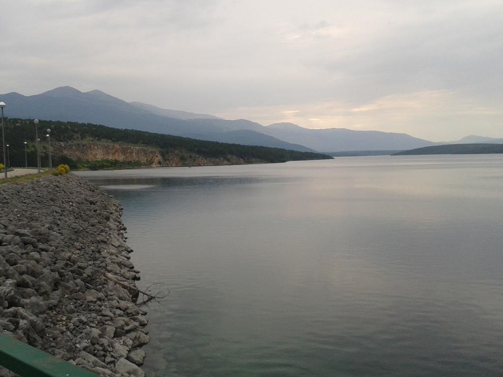 Trilj Apartman Jurika Bagian luar foto