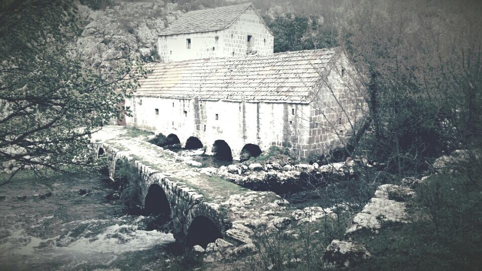 Trilj Apartman Jurika Bagian luar foto