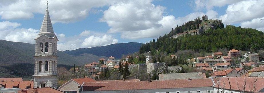 Trilj Apartman Jurika Bagian luar foto