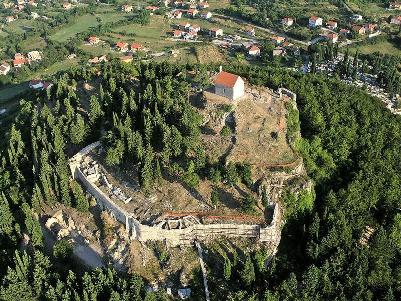 Trilj Apartman Jurika Bagian luar foto