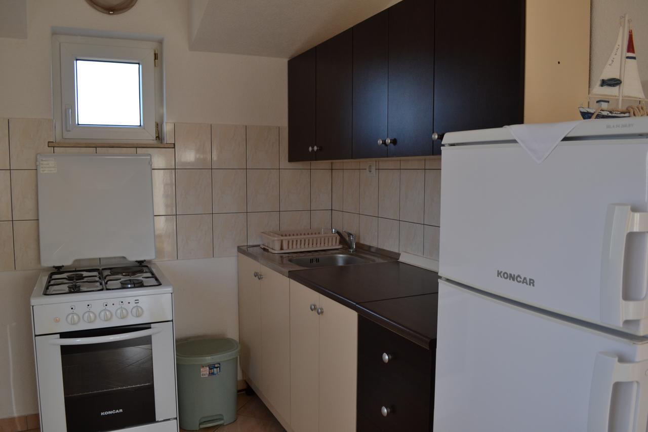 Trilj Apartman Jurika Bagian luar foto